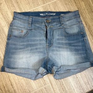 High waisted light wash jean short size 9